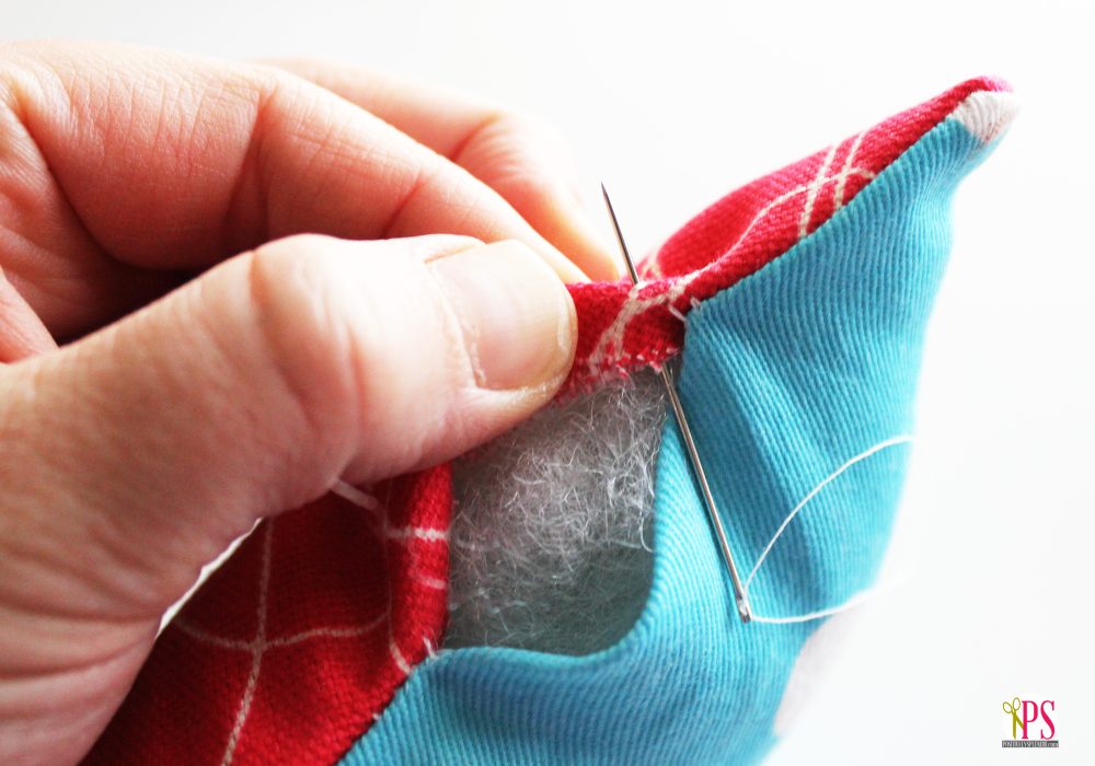 How to Sew a Pillow Closed,