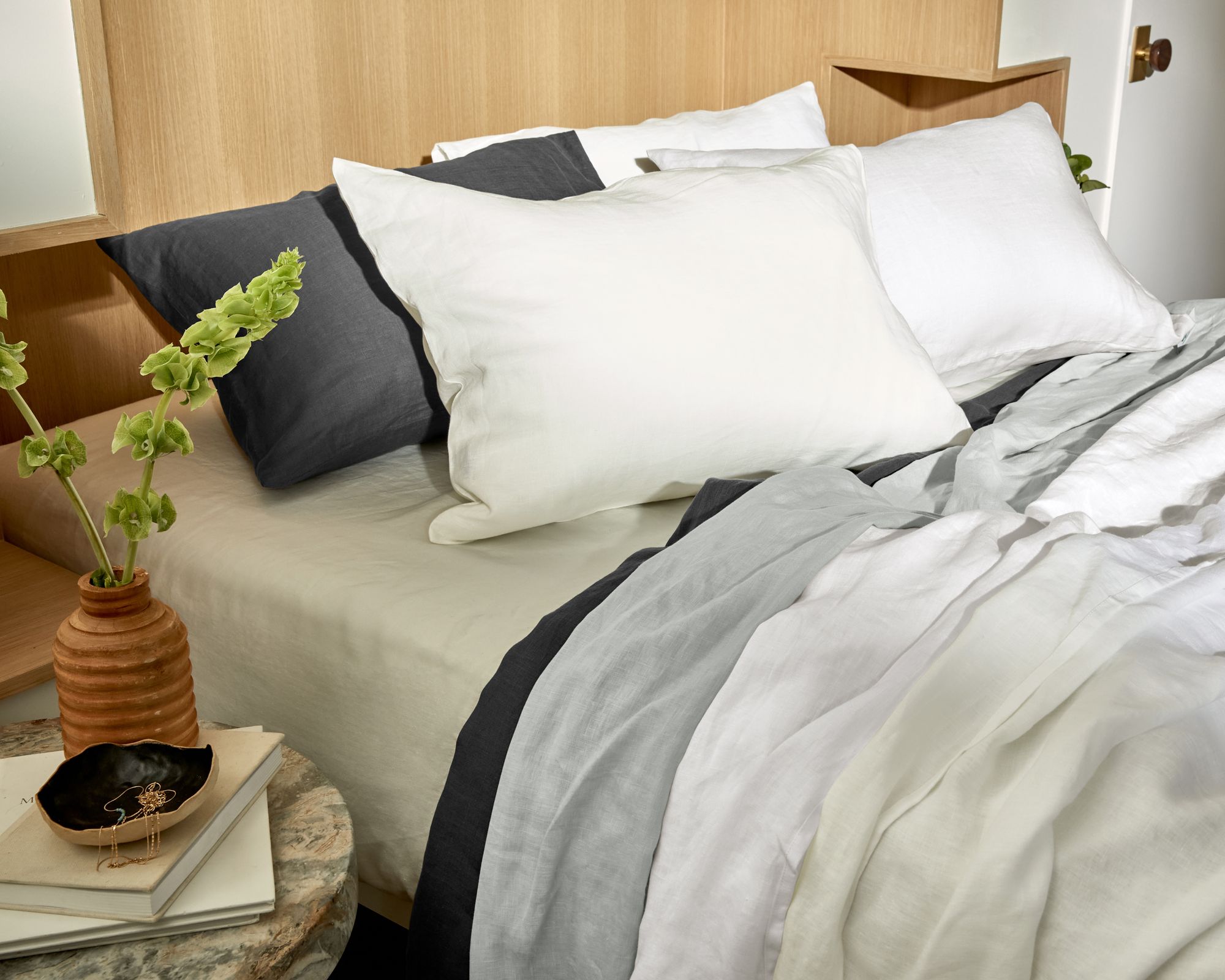 Discover the Ultimate Guide to Choosing the Best Material for Bed ...